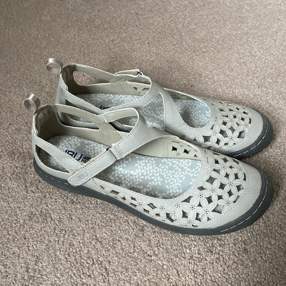 JBU by Jambu Bellerose taupe size 10 NEW